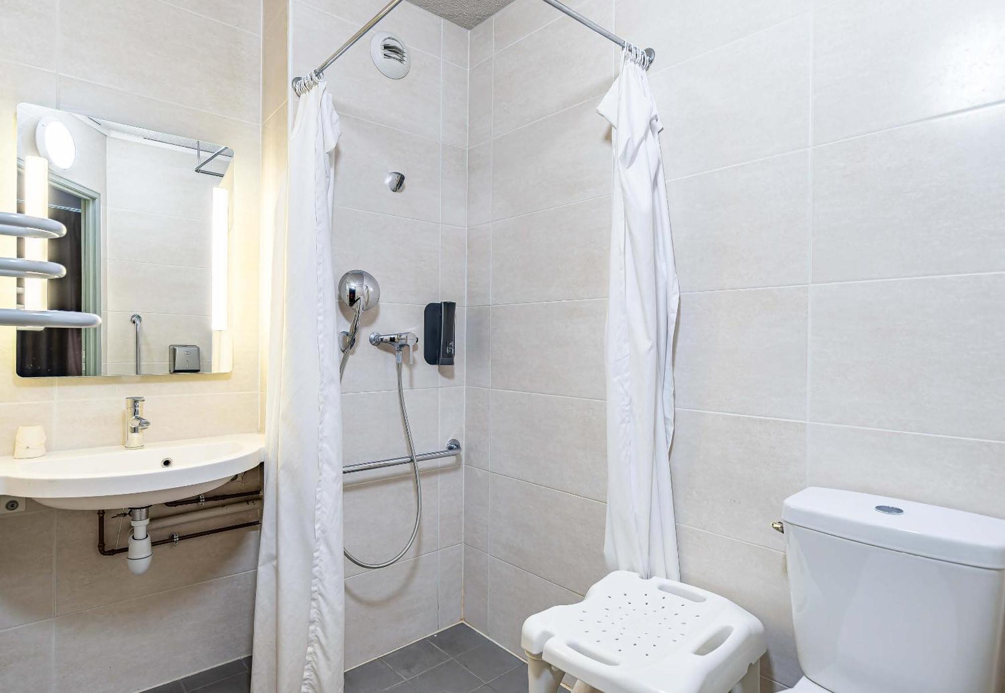 B&B Hotel Poitiers 1 Futuroscope ชาสเซเนย-ดู-ปัวตู ภายนอก รูปภาพ